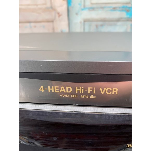 Sanyo VHS Player *Parts* - Picture 2 of 5